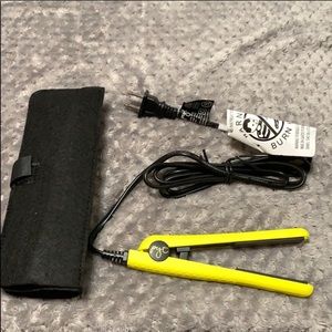 Put Mini hair straightener